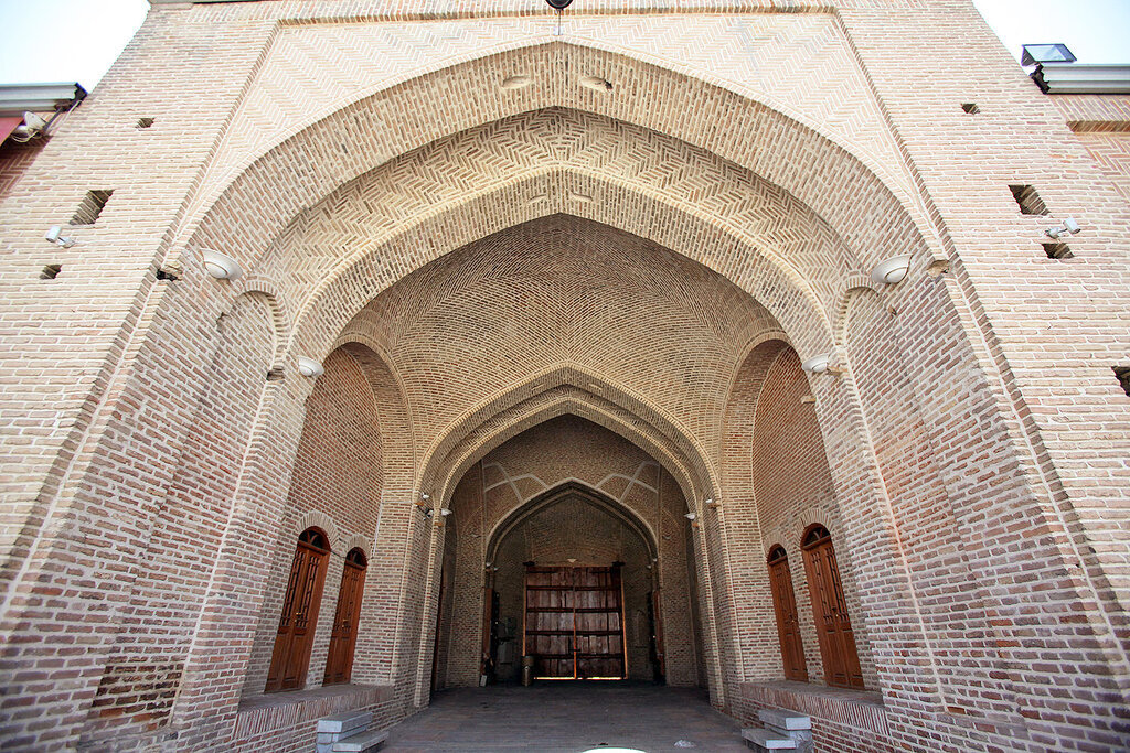 گردش تاریخی در کاروانسرای خانات