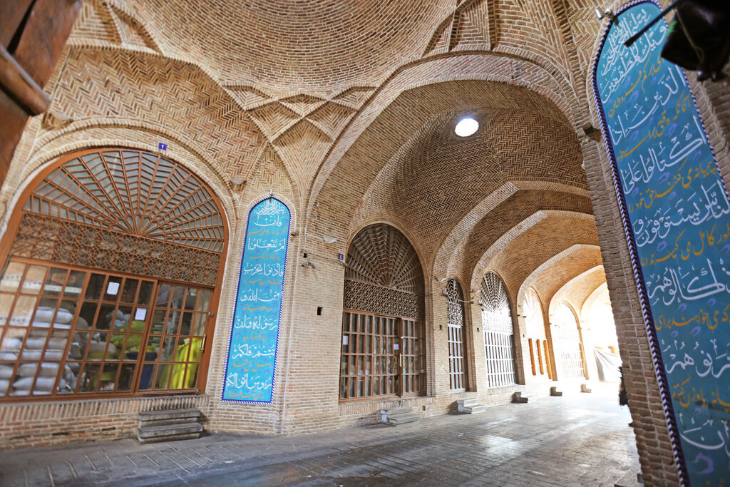 گردش تاریخی در کاروانسرای خانات