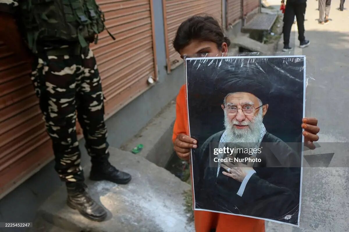 قابهایی خاص از رهبر انقلاب و سیدحسن نصرالله در کشمیر | تصاویر