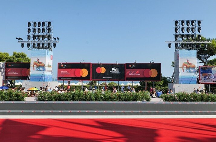 معرفی فیلمهایی که در جشنواره فیلم ونیز میبینیم | گردهمایی کارگردانان بزرگ سینما: کاترین بیگلو، گیرمو دلتورو، یورگوس لانتیموس، پارک چان ووک و...