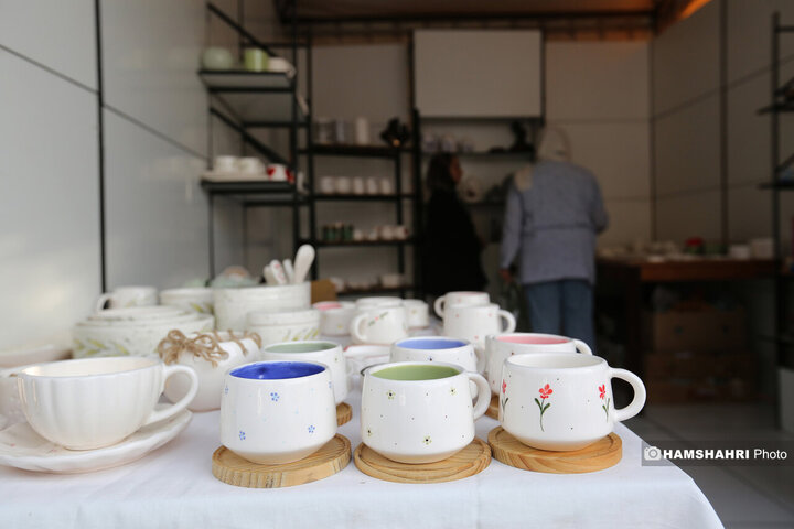 افتتاح نخستین بازارچه زنان سرپرست خانوار در میدان تره‌بار پیامبر منطقه ۵