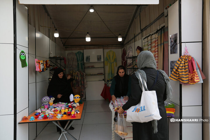 افتتاح نخستین بازارچه زنان سرپرست خانوار در میدان تره‌بار پیامبر منطقه ۵