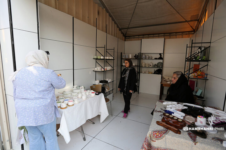 افتتاح نخستین بازارچه زنان سرپرست خانوار در میدان تره‌بار پیامبر منطقه ۵