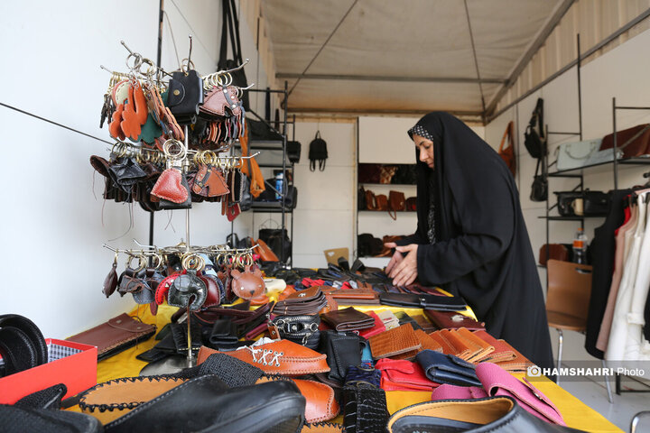 افتتاح نخستین بازارچه زنان سرپرست خانوار در میدان تره‌بار پیامبر منطقه ۵