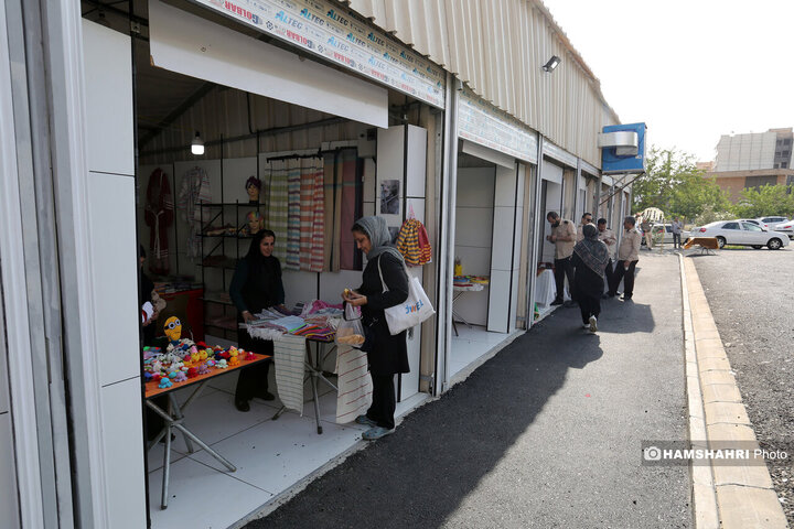 افتتاح نخستین بازارچه زنان سرپرست خانوار در میدان تره‌بار پیامبر منطقه ۵