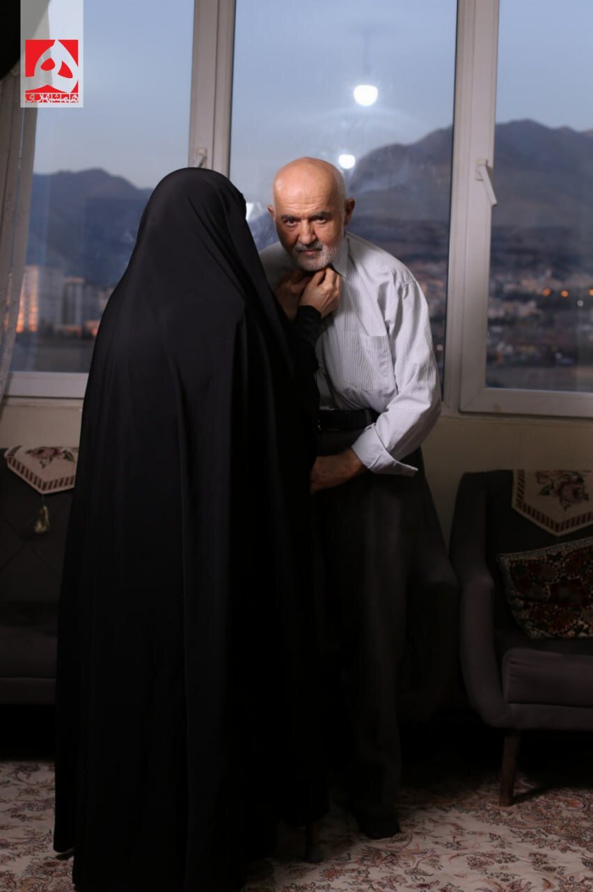 تصاویر دیده نشده از مرحوم احمد توکلی در جمع خانواده | تصاویر