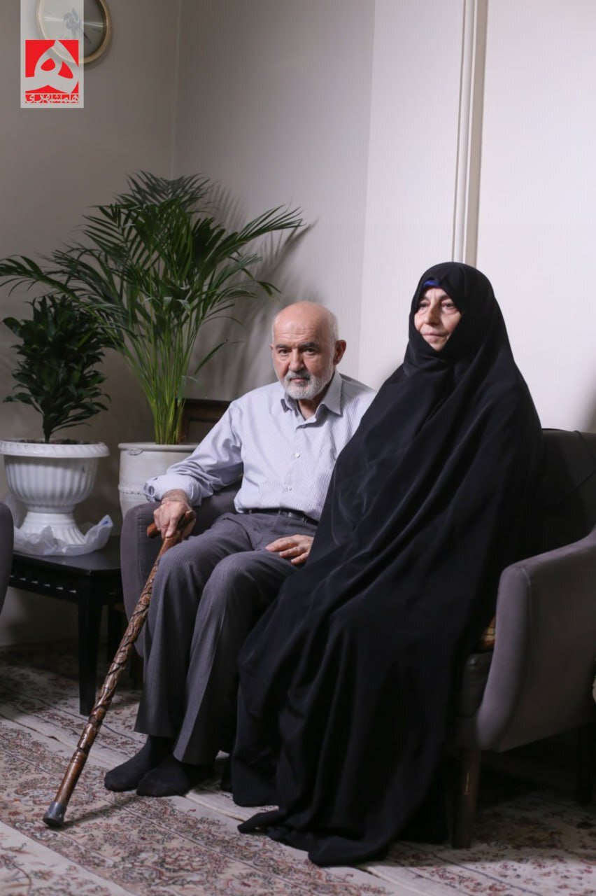 تصاویر دیده نشده از مرحوم احمد توکلی در جمع خانواده | تصاویر