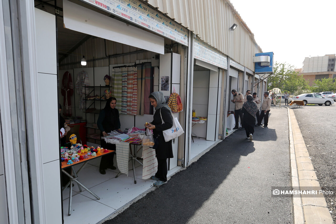 افتتاح نخستین بازارچه زنان سرپرست خانوار در میدان ترهبار پیامبر منطقه ۵