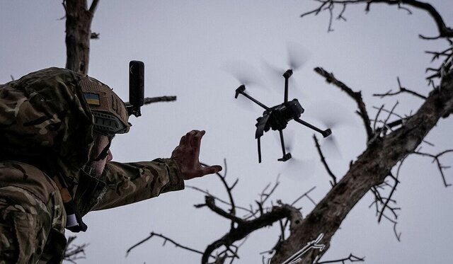 ماموریت جنگی هلیکوپتر رزمی روسی Mi-35M علیع پهپادهای اوکراینی + ویدئو پهپاد اوکراین