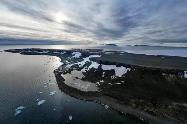 پیدا شدن بقایای نهنگهای باستانی در جزیره ویلچک | عکس