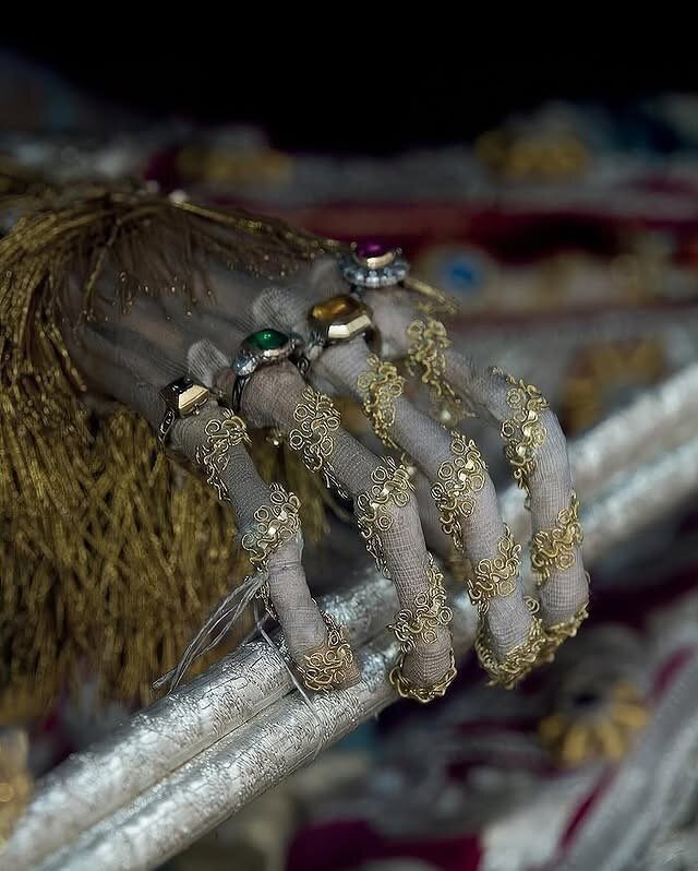 قدیسان دخمه سردابی + تصاویر | جواهرنشان کردن مردگان