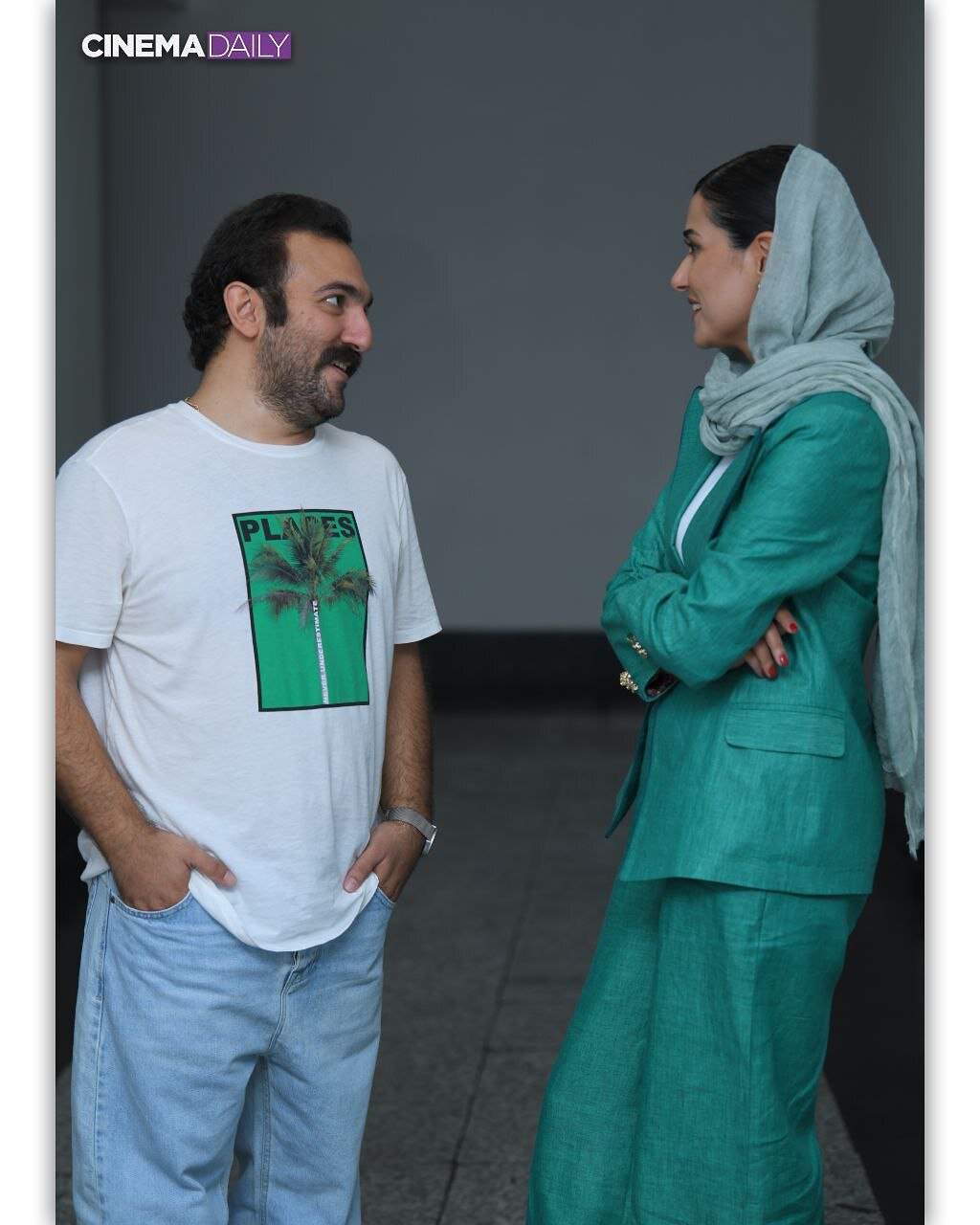 پوشش متفاوت پریناز ایزدیار در کنار آقای کارگردان | فیلم زن و بچه اکران شد | ببینید