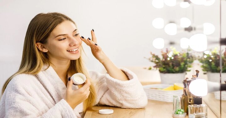 روتین پوستی مخصوص کارمندان | زیبا بمانید حتی پشت میز کار!