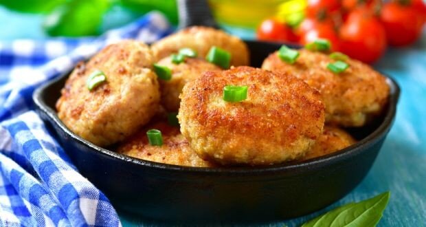 طرز تهیه کتلت روسی با مرغ ؛ ساده و خوشمزه بدون جذب روغن