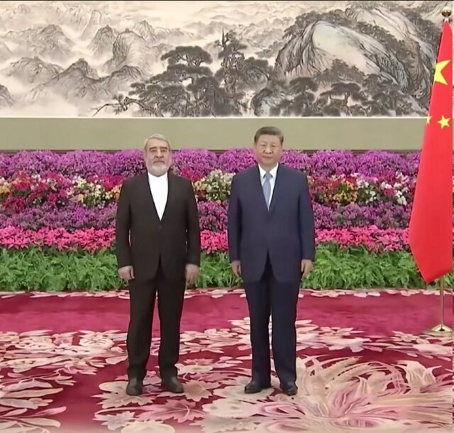 رحمانی فضلی استوارنامهاش را تسلیم کرد | جزئیات حکم ویژه پزشکیان برای سفیر ایران در چین