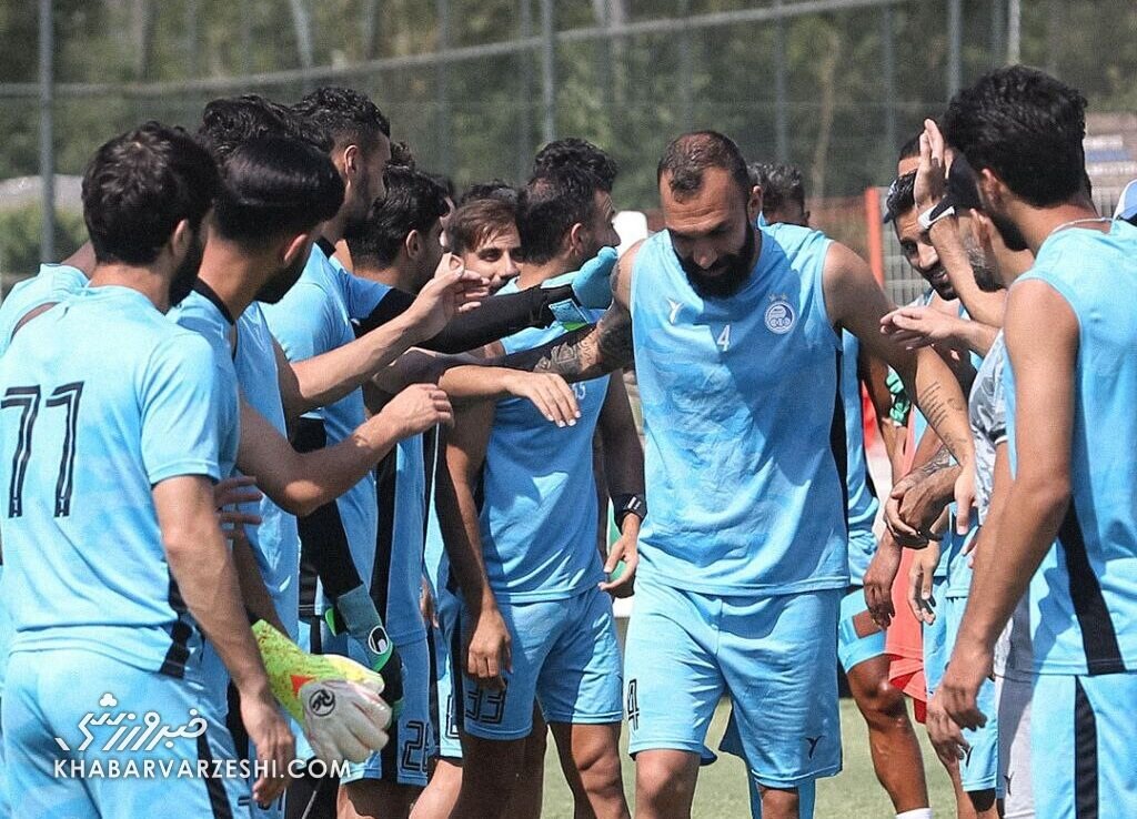 خوشحالی روزبه چشمی بعد از آنفالو شدن از سوی حسین حسینی! | تصاویر