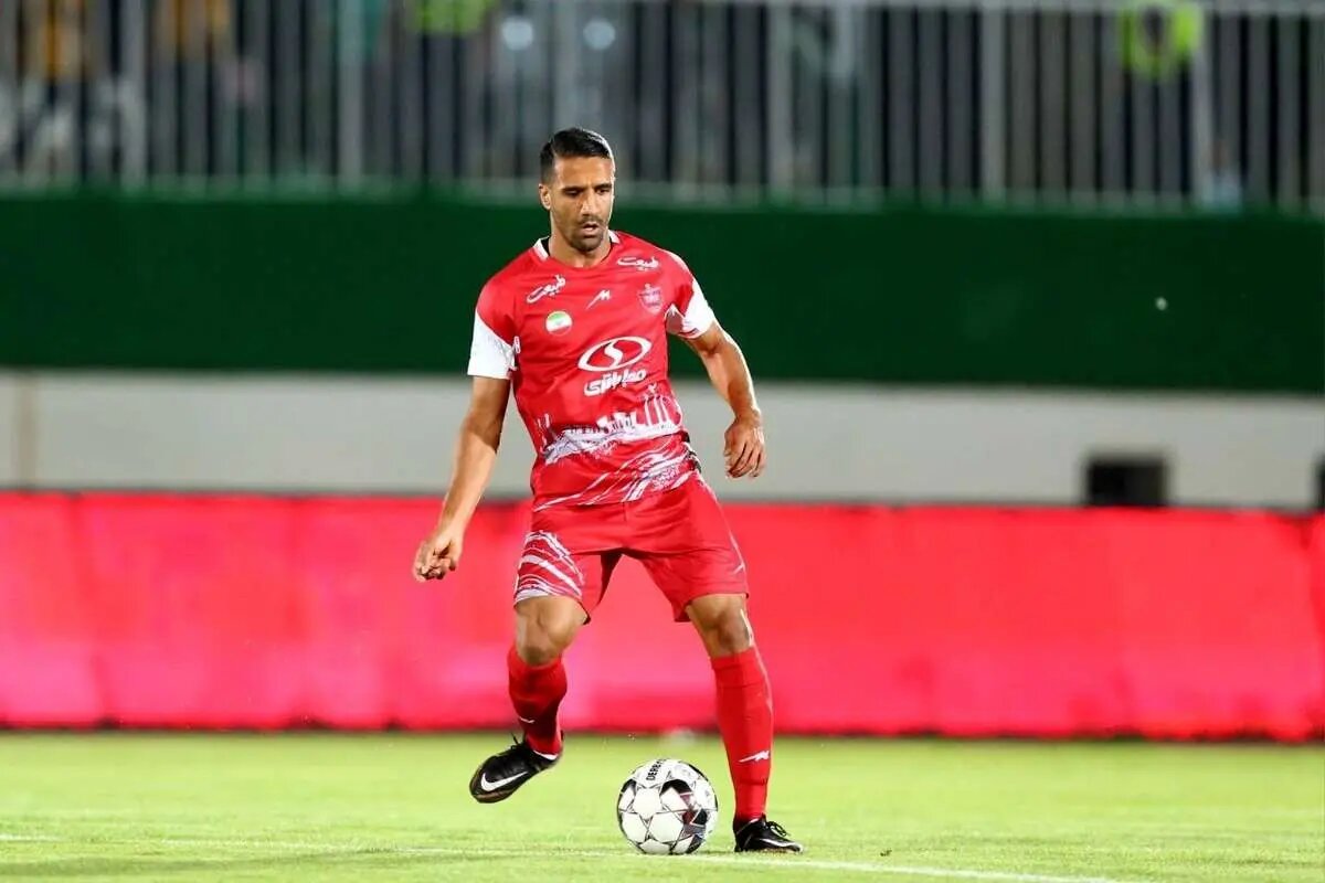 خداحافظی هافبک پرسپولیس با هواداران باشگاه | عکس