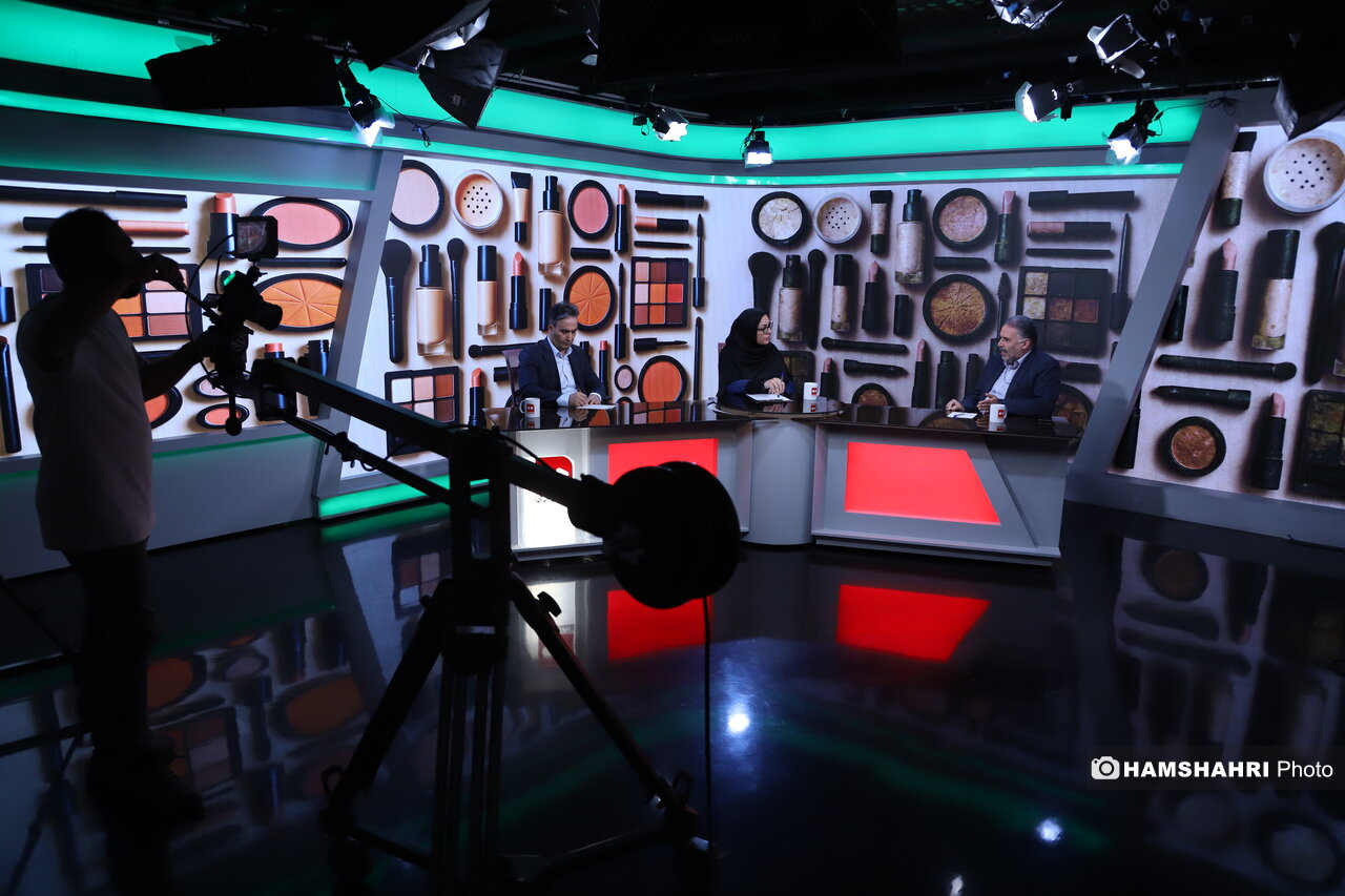 قاچاقچیان زیبایی | خطر عجیب رژلبهایی که براقتر هستند