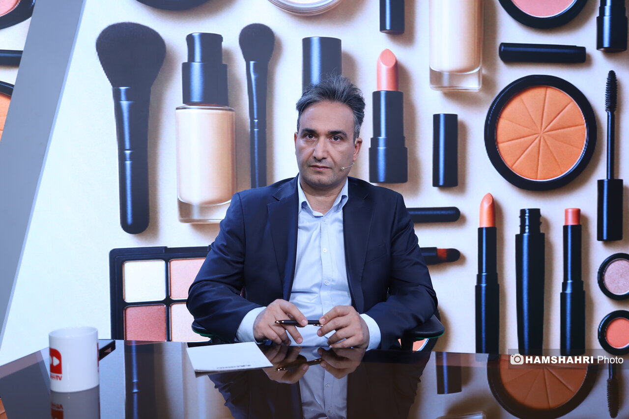 قاچاقچیان زیبایی | خطر عجیب رژلب‌هایی که براق‌تر هستند