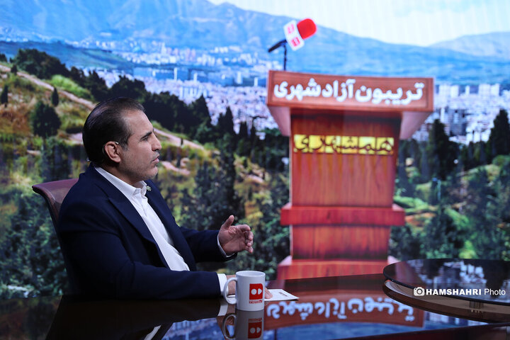 تریبون آزاد در منطقه 13