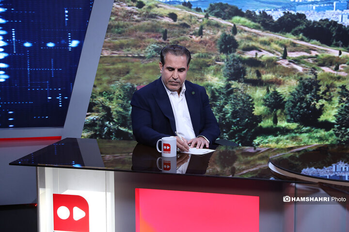 تریبون آزاد در منطقه 13