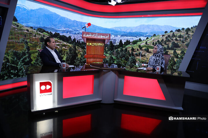 تریبون آزاد در منطقه 13