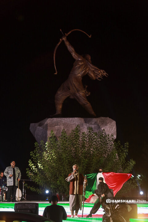 آیین رونمایی از مجسمه ی برنزی آرش کمانگیر