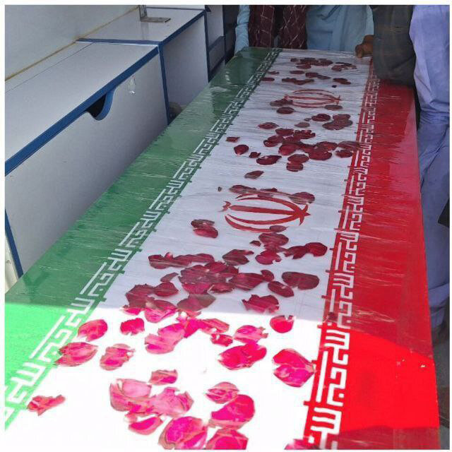 گریه مظلومانه خانواده شهید اهل سنت در حادثه تروریستی دادگستری زاهدان | تصاویر