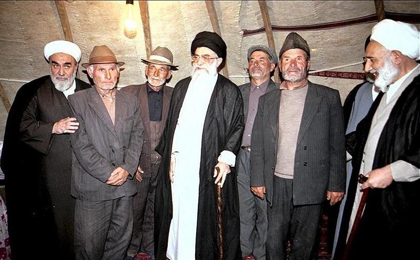 ویدئویی از حضور رهبر انقلاب در چادر عشایر اردبیل