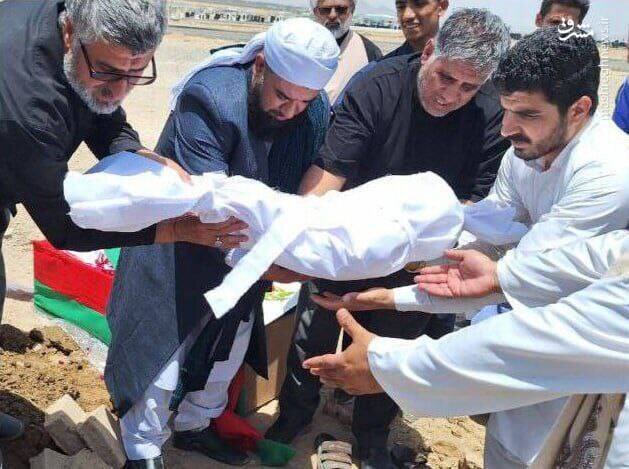 خاکسپاری پیکر شهید نوزاد حادثه تروریستی زاهدان | تصاویر