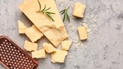 پنیر پارمزان چه فرقی با پنیر پیتزا دارد؟ + کاربردها و خواص غذایی این دو پنیر