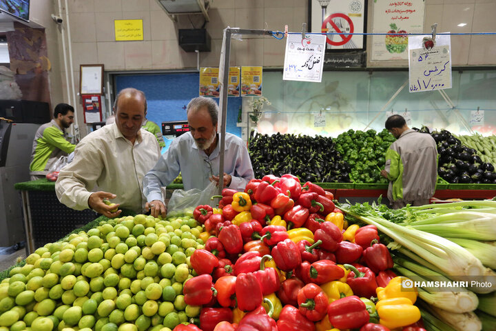 تور بازدید سرزده از بازارهای تره بار به همراه مدیر عامل سازمان میوه و تره بار