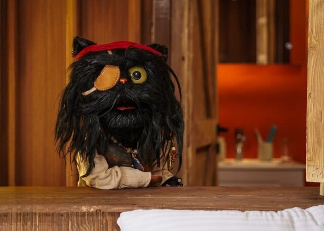 عروسک جدید رامبد جوان حاشیه ساز شد | رامبد جوان پاسخ داد