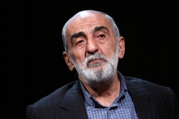 حسین شریعتمداری: چین اشتباه خود را فورا جبران کند