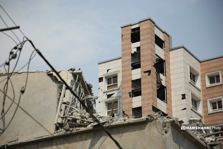 بازدید اعضای کمسیون عمران مجلس شورای اسلامی از خانه های تخریب شده جنگ 12 روزه