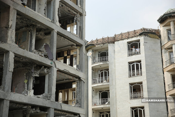 بازدید اعضای کمسیون عمران مجلس شورای اسلامی از خانه های تخریب شده جنگ 12 روزه