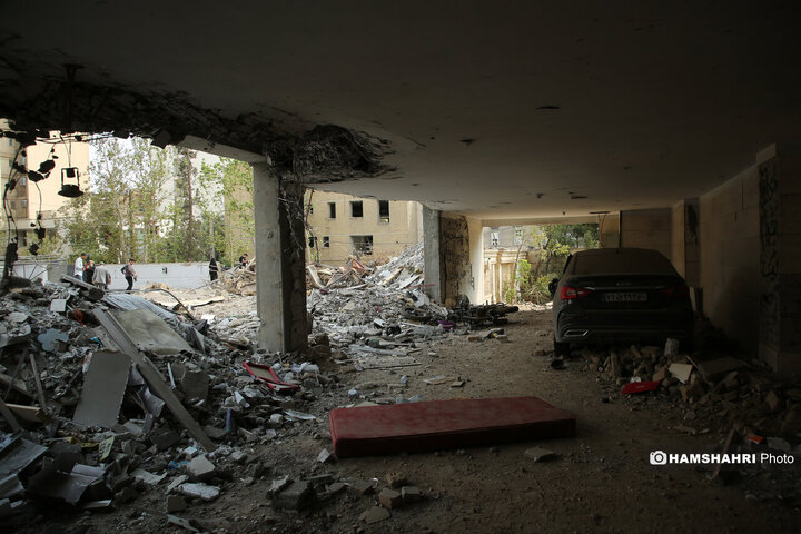 بازدید اعضای کمسیون عمران مجلس شورای اسلامی از خانه های تخریب شده جنگ 12 روزه