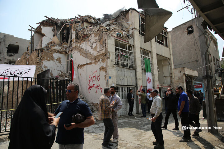 بازدید اعضای کمسیون عمران مجلس شورای اسلامی از خانه های تخریب شده جنگ 12 روزه