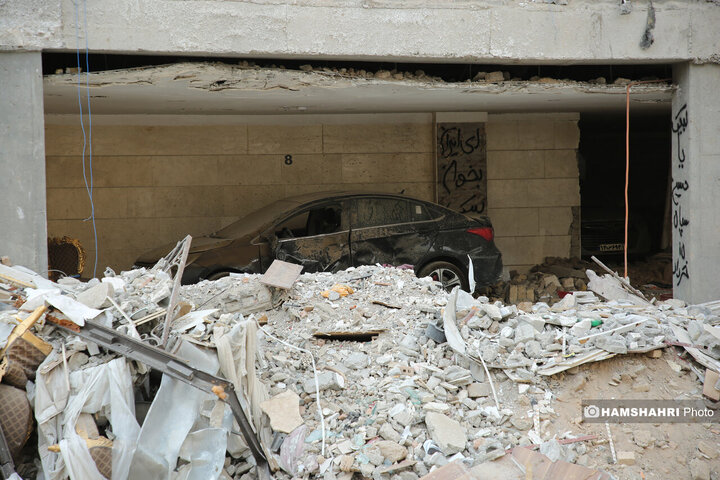 بازدید اعضای کمسیون عمران مجلس شورای اسلامی از خانه های تخریب شده جنگ 12 روزه