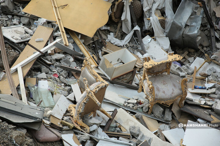 بازدید اعضای کمسیون عمران مجلس شورای اسلامی از خانه های تخریب شده جنگ 12 روزه