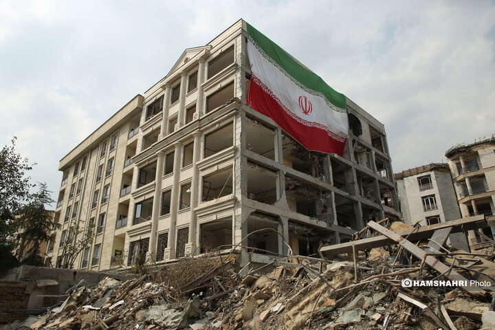 بازدید اعضای کمسیون عمران مجلس شورای اسلامی از خانه های تخریب شده جنگ 12 روزه