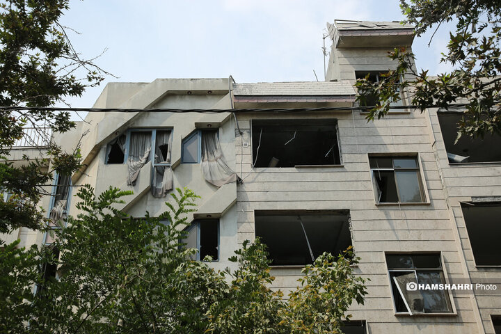 بازدید اعضای کمسیون عمران مجلس شورای اسلامی از خانه های تخریب شده جنگ 12 روزه