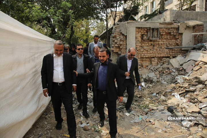 بازدید اعضای کمسیون عمران مجلس شورای اسلامی از خانه های تخریب شده جنگ 12 روزه
