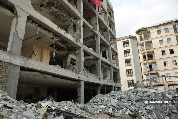 بازدید اعضای کمسیون عمران مجلس شورای اسلامی از خانه های تخریب شده جنگ 12 روزه