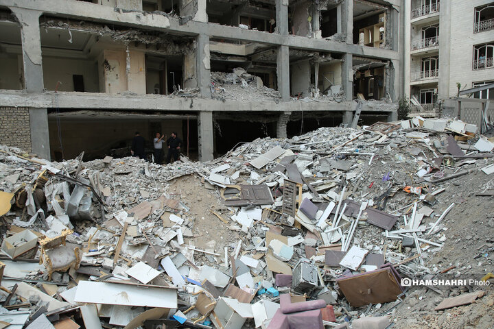 بازدید اعضای کمسیون عمران مجلس شورای اسلامی از خانه های تخریب شده جنگ 12 روزه