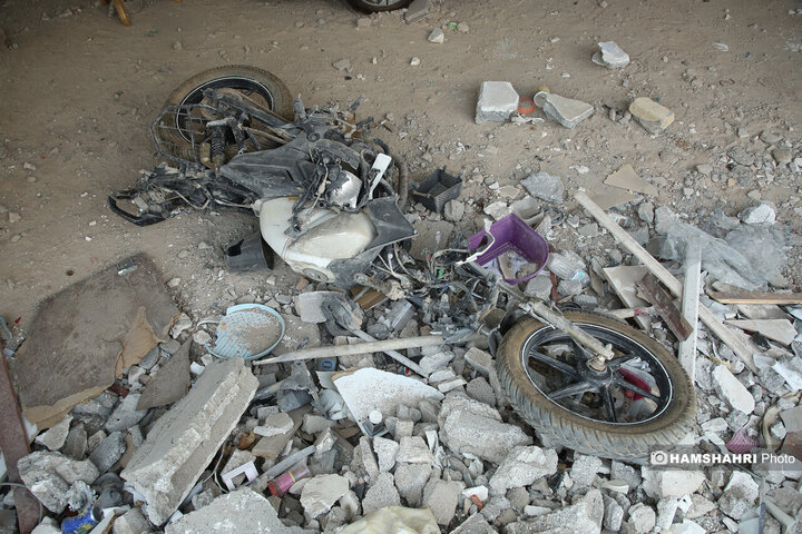 بازدید اعضای کمسیون عمران مجلس شورای اسلامی از خانه های تخریب شده جنگ 12 روزه