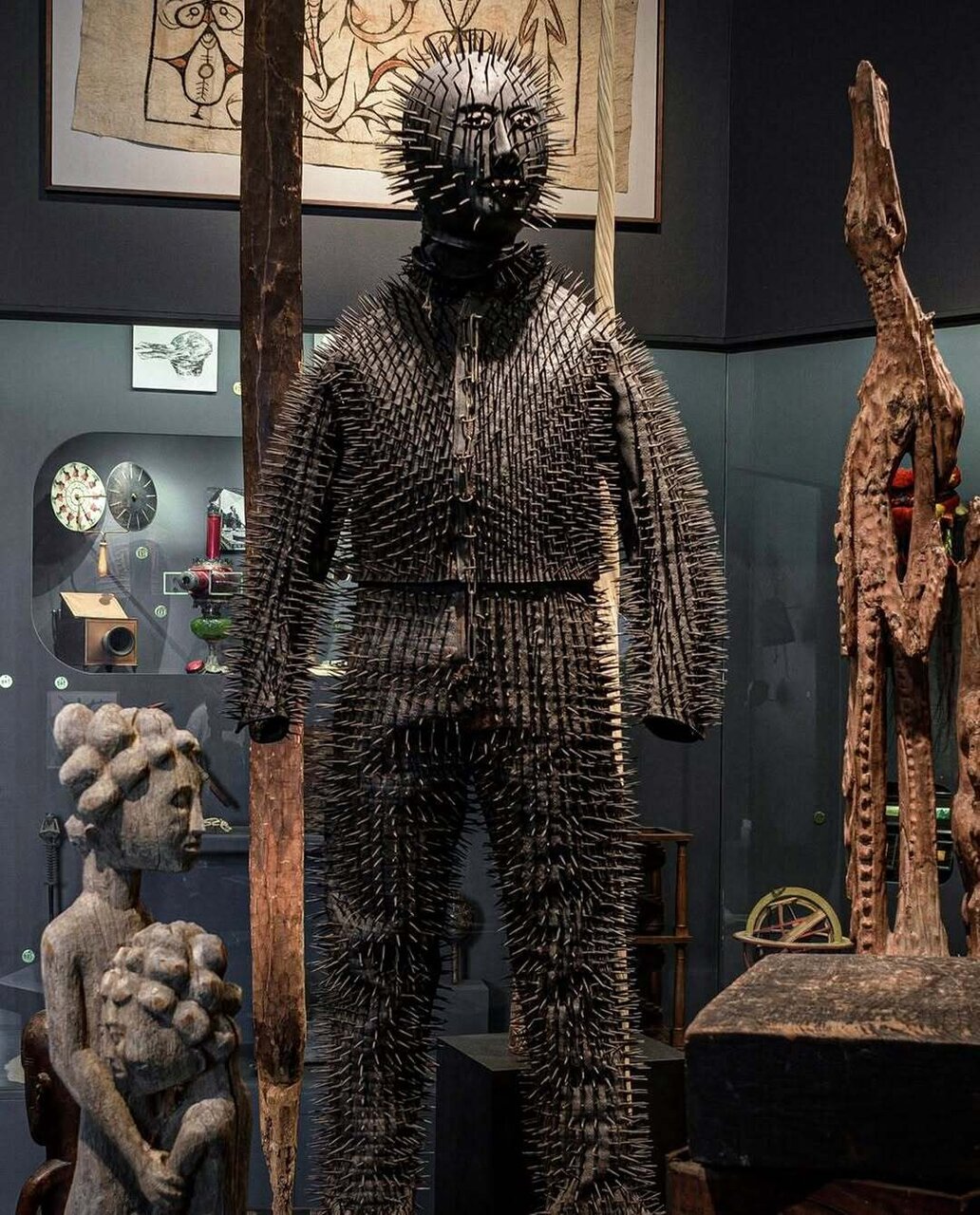 پرسشهایی بیپاسخ درباره عجیبترین لباس اروپا! | عکس