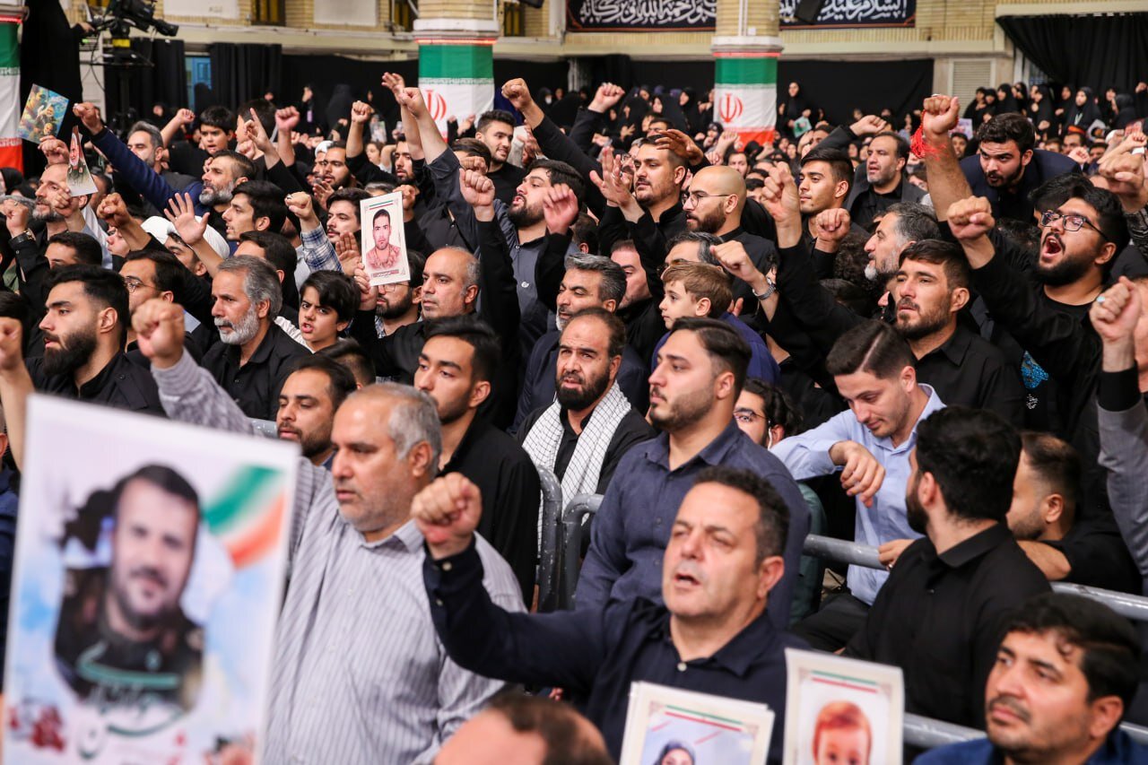 محسن افشانی و جواد قارایی در دیدار امروز با رهبر انقلاب | تصاویر