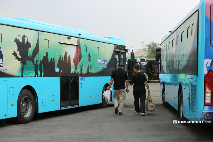 آیین بدرقه خادمان اعزامی شرکت واحد اتوبوسرانی تهران به عراق برای خدمات رسانی در اربعین