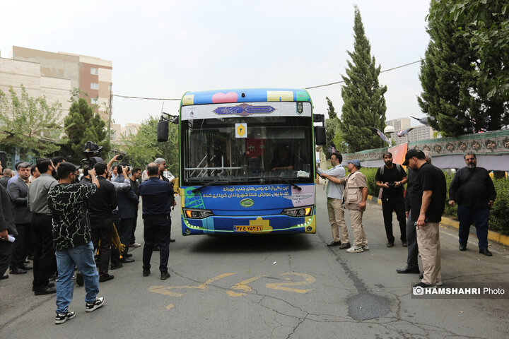 آیین بدرقه خادمان اعزامی شرکت واحد اتوبوسرانی تهران به عراق برای خدمات رسانی در اربعین